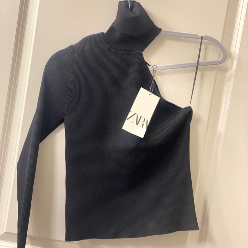 NWT Zara Black Asymmetrical Ribbed Turtle Neck Top Size Medium